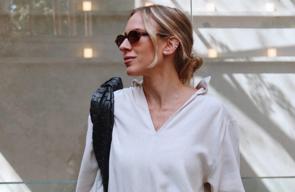 Foto de Fe Fischer em passeio no Jardins com look de moda primavera